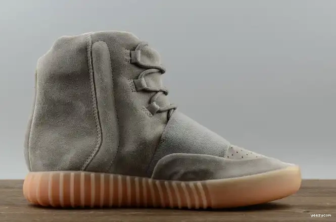 ADIDAS GREY YEEZY DARK LIGHT GLOW BOOST BB1840 GUM 750 0623